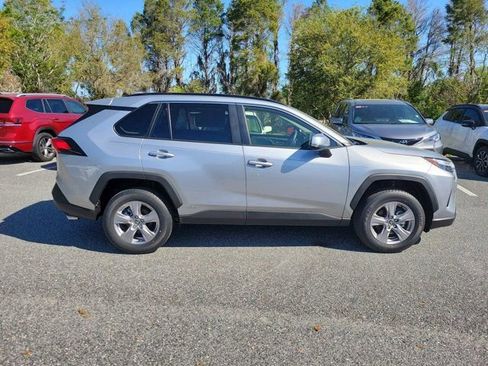 Used 2025 Toyota RAV4 XLE image 9