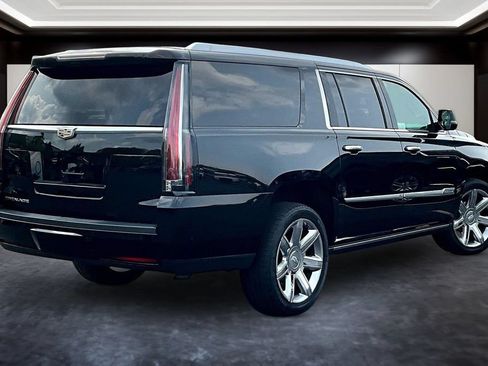 Used 2019 Cadillac Escalade ESV Premium Luxury AWD/4WD image 6