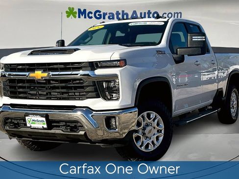 Used 2024 Chevrolet Silverado 2500 LT w/ Convenience Package image 3