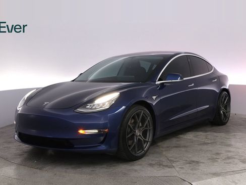 Used 2019 Tesla Model 3 Standard Range RWD image 2