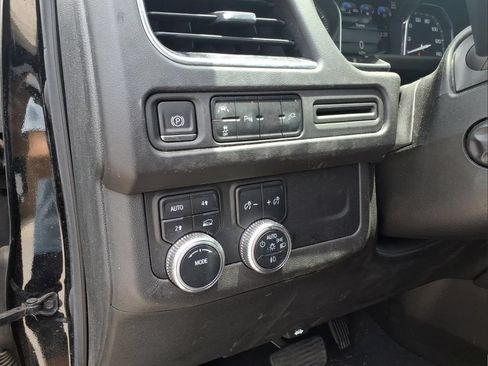 Used 2021 GMC Yukon XL SLT w/ SLT Premium Package AWD/4WD image 20