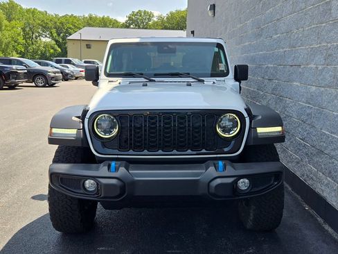 Used 2024 Jeep Wrangler Unlimited AWD/4WD image 8