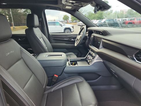 Certified 2023 GMC Yukon Denali image 8