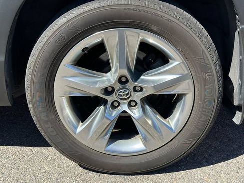 Used 2018 Toyota Highlander Limited AWD/4WD image 13