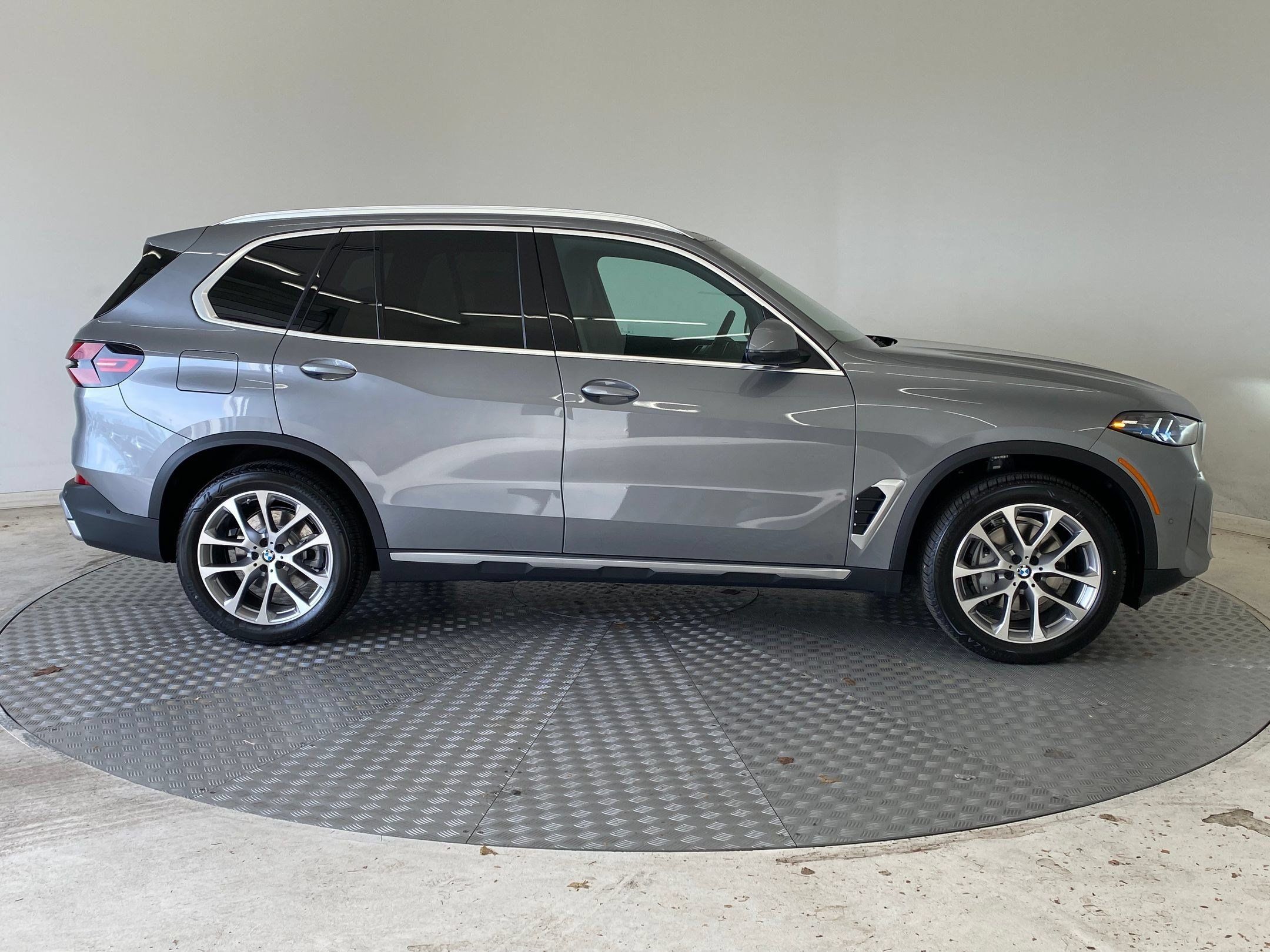 Used 2026 BMW X5 xDrive40i w/ Climate Comfort Package AWD/4WD image 7