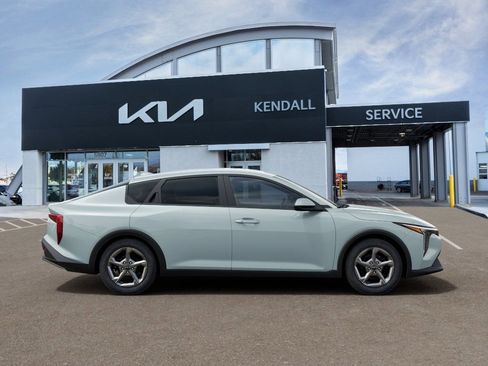 New 2026 Kia K4 LXS FWD image 7