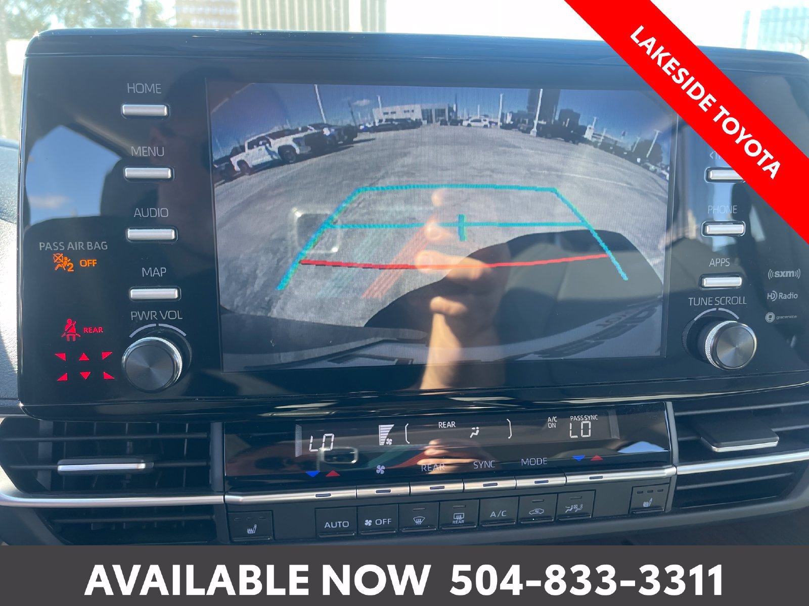 Used 2023 Toyota Sienna XLE FWD image 36