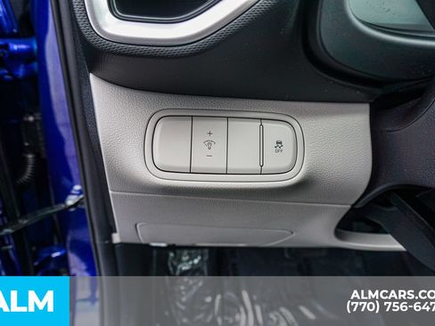 Used 2024 Hyundai Venue SEL FWD image 34