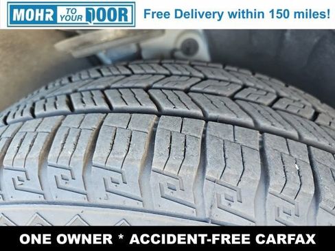 Used 2023 Chevrolet Traverse LT image 25