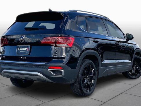 Used 2024 Volkswagen Taos SE w/ Black Wheel Package image 13