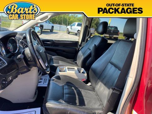 Used 2013 Chrysler Town & Country Touring FWD image 24