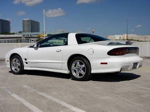 Used 2001 Pontiac Firebird Trans Am image 3