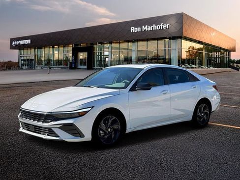 New 2026 Hyundai Elantra SEL Sport Premium FWD image 2