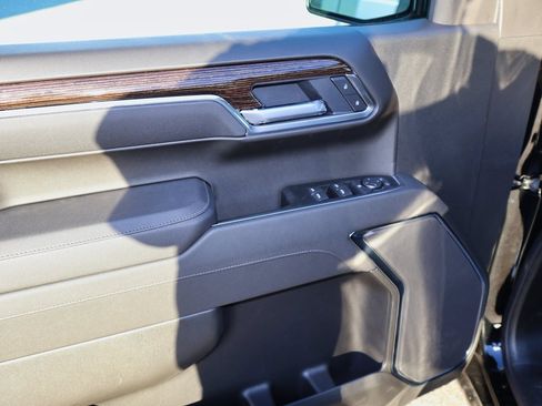 New 2026 GMC Sierra 1500 Elevation image 8