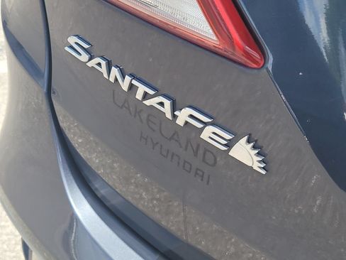 Used 2017 Hyundai Santa Fe SE w/ Cargo Package FWD image 6