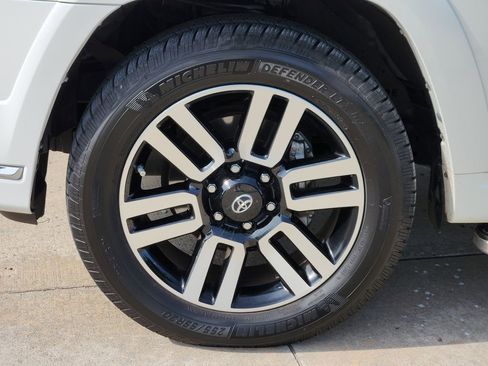 Used 2016 Toyota 4Runner Limited AWD/4WD image 13