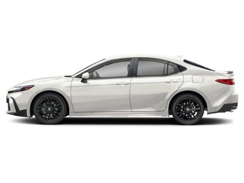 Used 2025 Toyota Camry SE FWD image 2