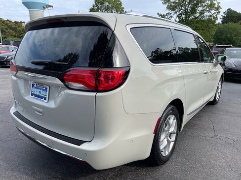 Used 2019 Chrysler Pacifica Touring-L Plus w/ Advanced Safetytec Group image 6