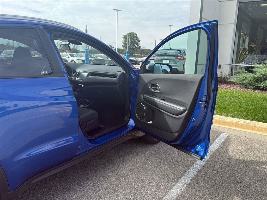 Used 2022 Honda HR-V EX image 16