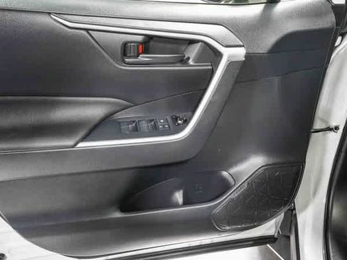 Certified 2022 Toyota RAV4 LE image 22