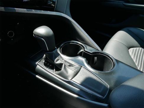 Certified 2019 Toyota Camry SE w/ Carpet Mat Package FWD image 15