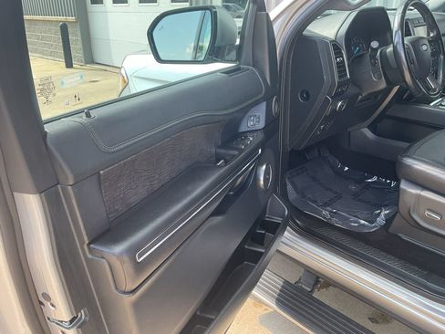 Used 2021 Ford Expedition Max Limited AWD/4WD image 9