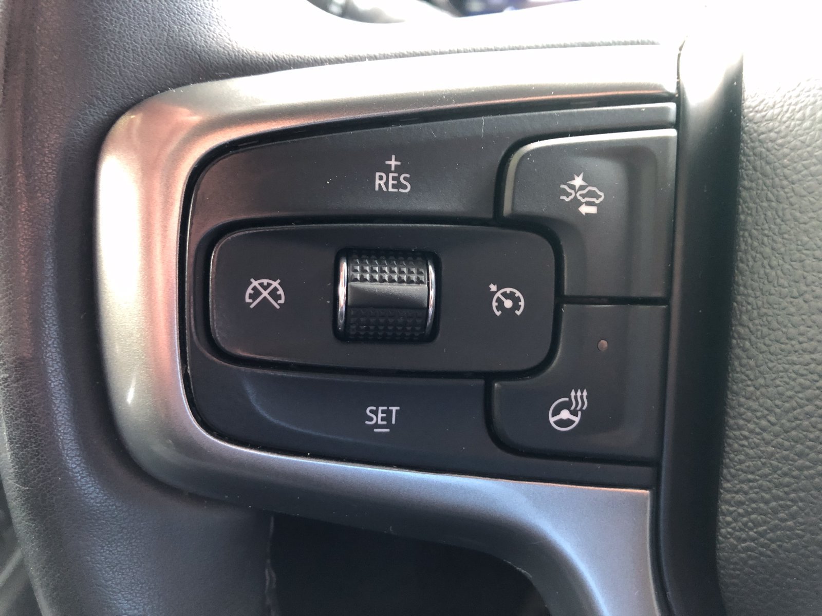 Used 2024 Chevrolet Silverado 1500 RST w/ Z71 Off-Road Package AWD/4WD image 32