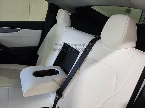 Used 2026 Tesla Model Y Long Range RWD image 3