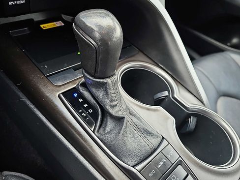 Used 2023 Toyota Camry XSE image 15