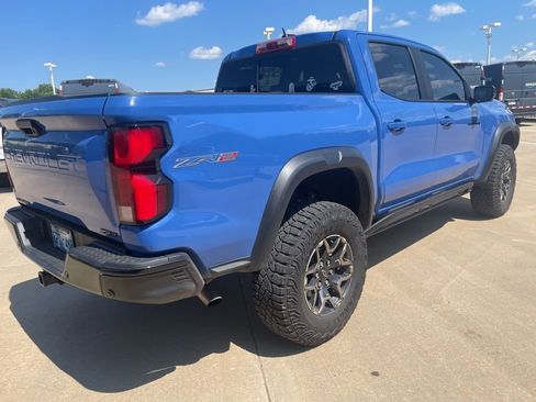 Used 2025 Chevrolet Colorado ZR2 w/ Technology Package AWD/4WD image 3