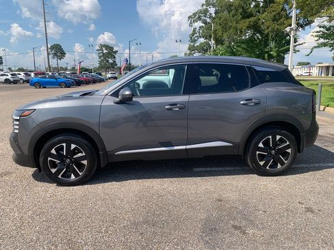 Used 2025 Nissan Kicks SR FWD image 5