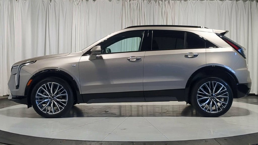 Used 2024 Cadillac XT4 Sport AWD/4WD image 5