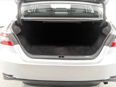Used 2021 Toyota Camry LE FWD image 14