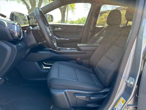 Used 2025 Chevrolet Equinox LT image 22