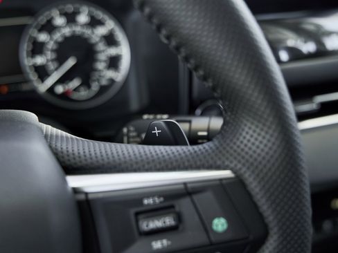 New 2025 Mitsubishi Outlander SE image 38