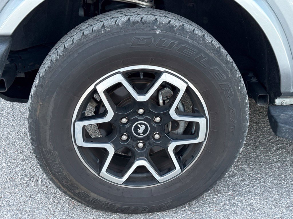 Used 2023 Ford Bronco Outer Banks AWD/4WD image 2