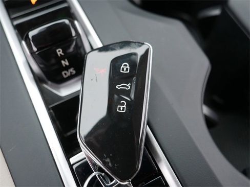 Certified 2025 Volkswagen Atlas SE image 35