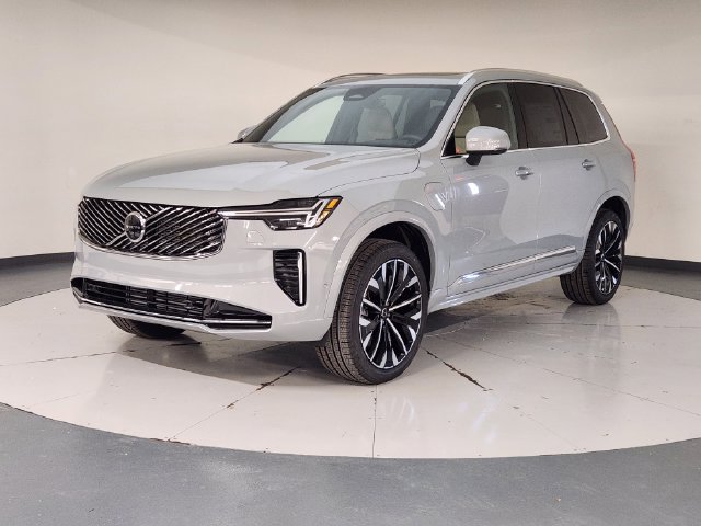 New 2026 Volvo XC90 T8 Plus w/ Protection Package Premier AWD/4WD image 1