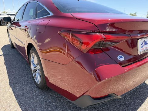 Used 2019 Toyota Avalon XLE w/ Carpet Mat Package FWD image 12