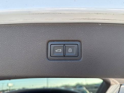 Used 2017 Audi Q7 3.0T Premium Plus image 10