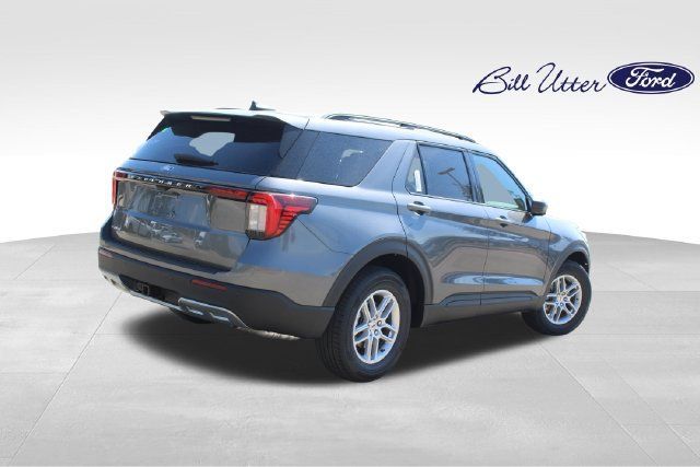 New 2027 Ford Explorer Active w/ Active Comfort Package RWD image 3