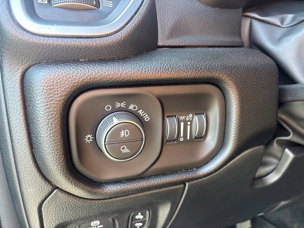 Used 2026 RAM 1500 Big Horn AWD/4WD image 13