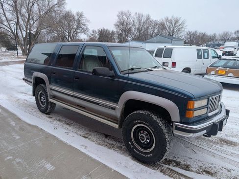Used 1994 GMC Suburban 2500 image 4