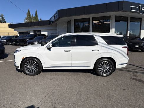Used 2024 Hyundai Palisade Calligraphy AWD/4WD image 2