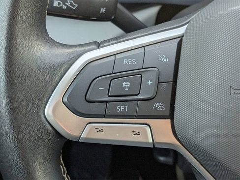 Used 2024 Volkswagen Taos SE image 27