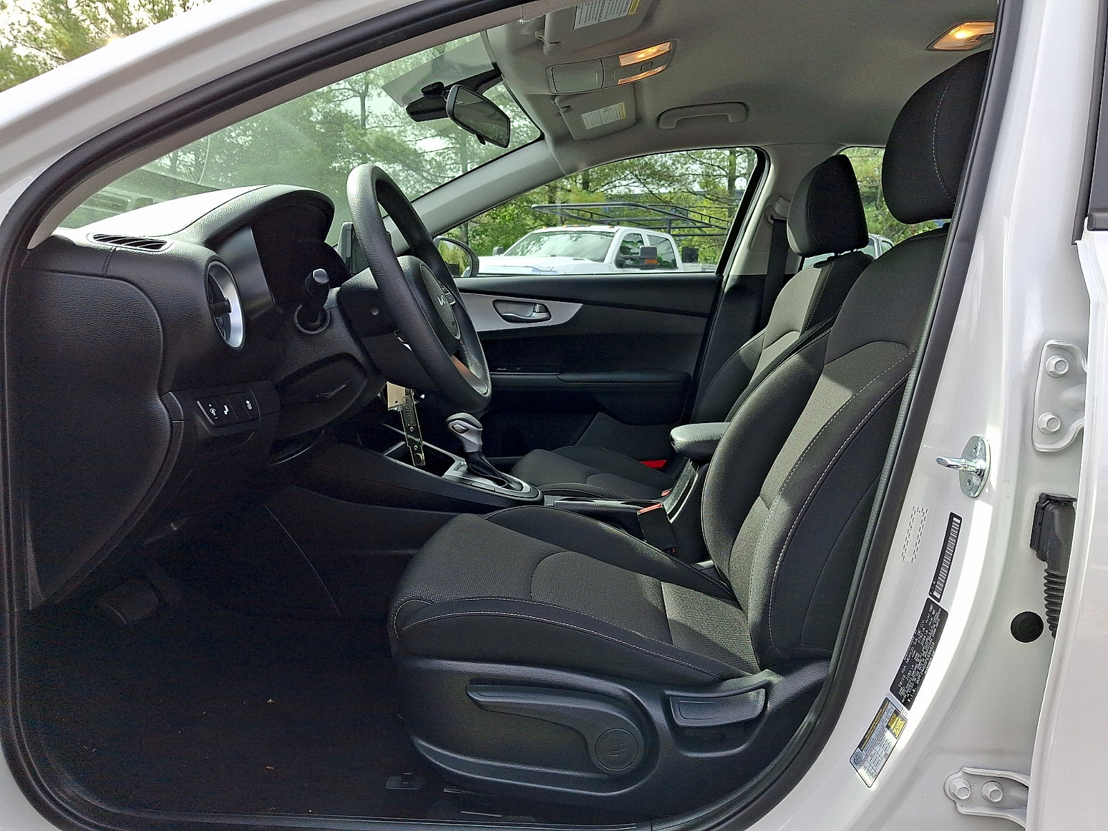 Used 2023 Kia Forte LXS w/ LXS Technology Package FWD image 13