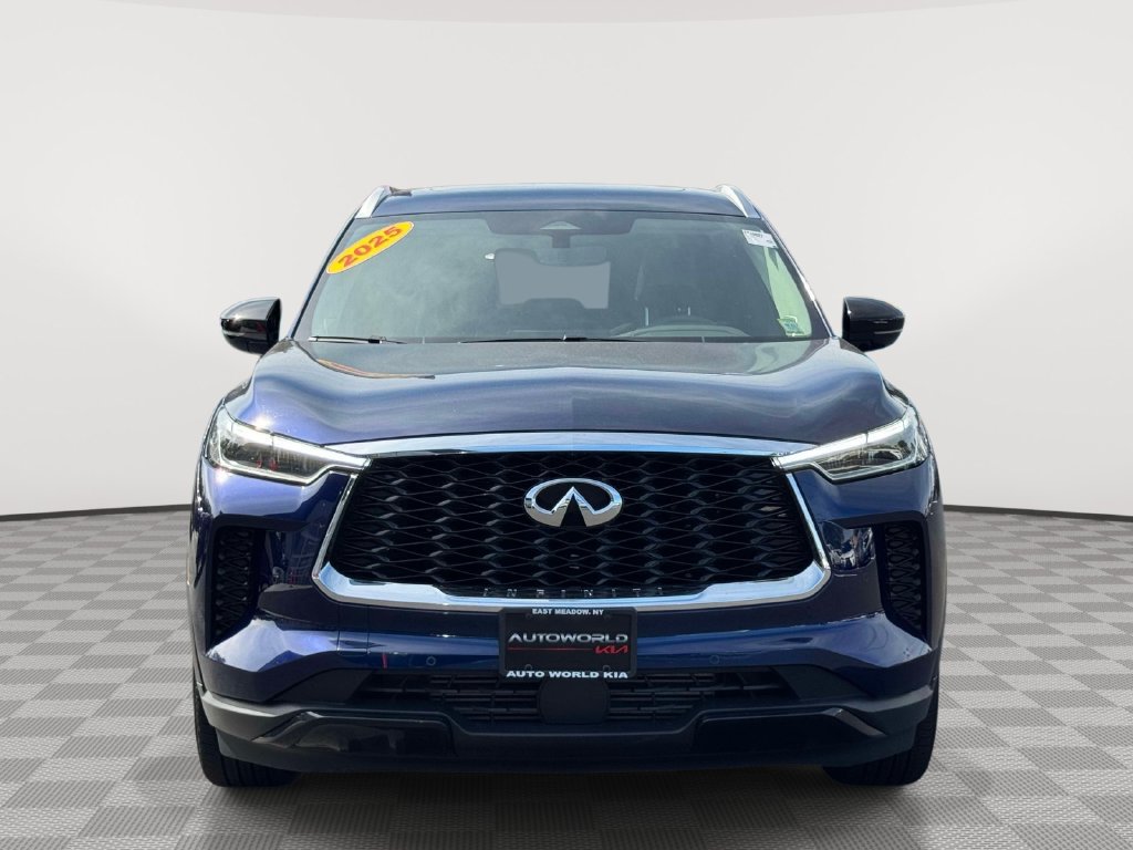 Used 2025 INFINITI QX60 Luxe AWD/4WD image 2
