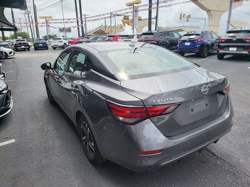 Used 2025 Nissan Sentra SV FWD image 9