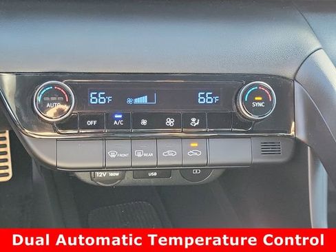 Used 2025 Hyundai Elantra Sport image 11