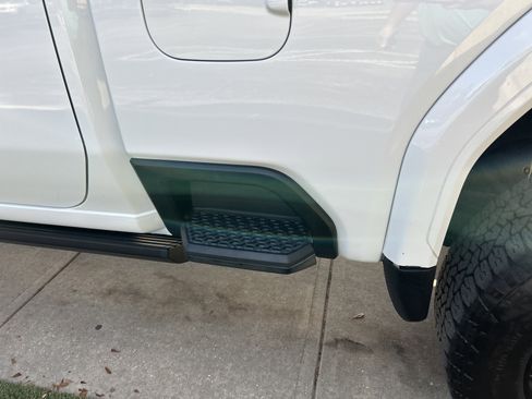 Used 2024 GMC Sierra 2500 AT4 w/ AT4 Premium Plus Package image 10